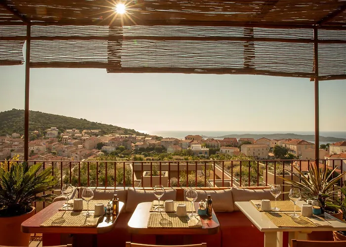 Mylos - Cargese, Piscine Interieure Et Exterieure