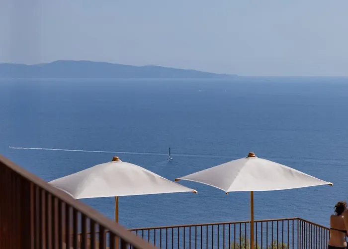 Mylos - Cargese, Piscine Interieure Et Exterieure