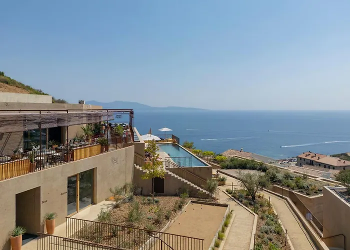 Mylos - Cargese, Piscine Interieure Et Exterieure Hotel Cargèse