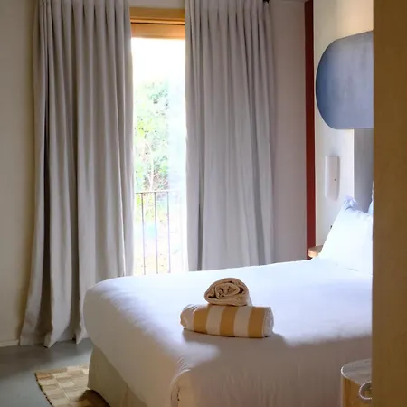 Hotel Mylos - Cargèse, Piscine Intérieure Et Extérieure 4*