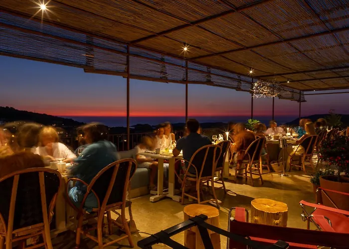 Otel Mylos - Cargese, Piscine Interieure Et Exterieure 4*