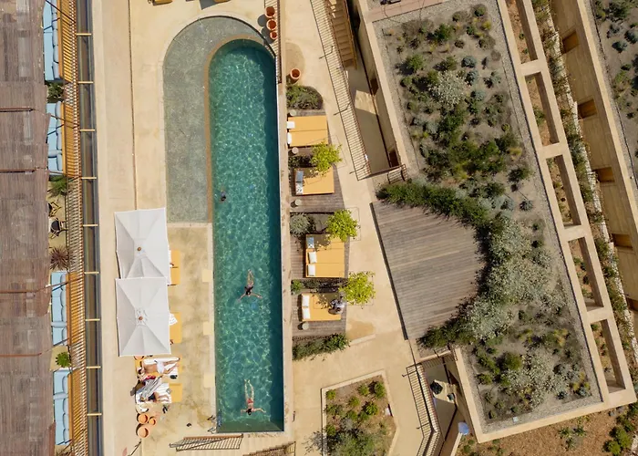 Mylos - Cargese, Piscine Interieure Et Exterieure