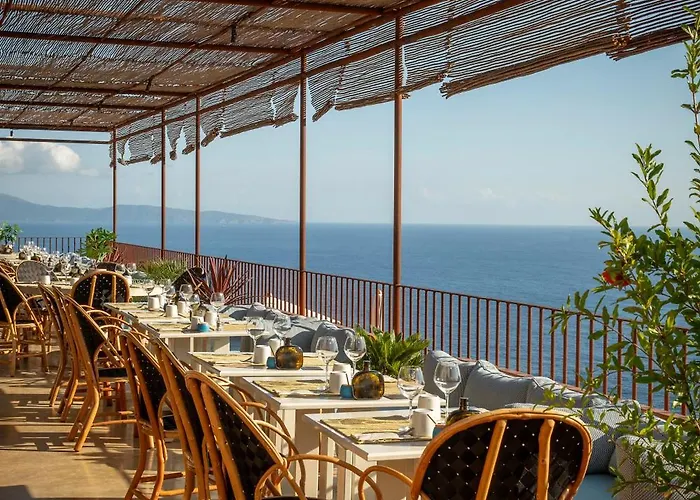 Otel Mylos - Cargese, Piscine Interieure Et Exterieure 4*